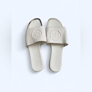 DKNY Women's White Leather Flat Slide
Sandals Size 9.5
